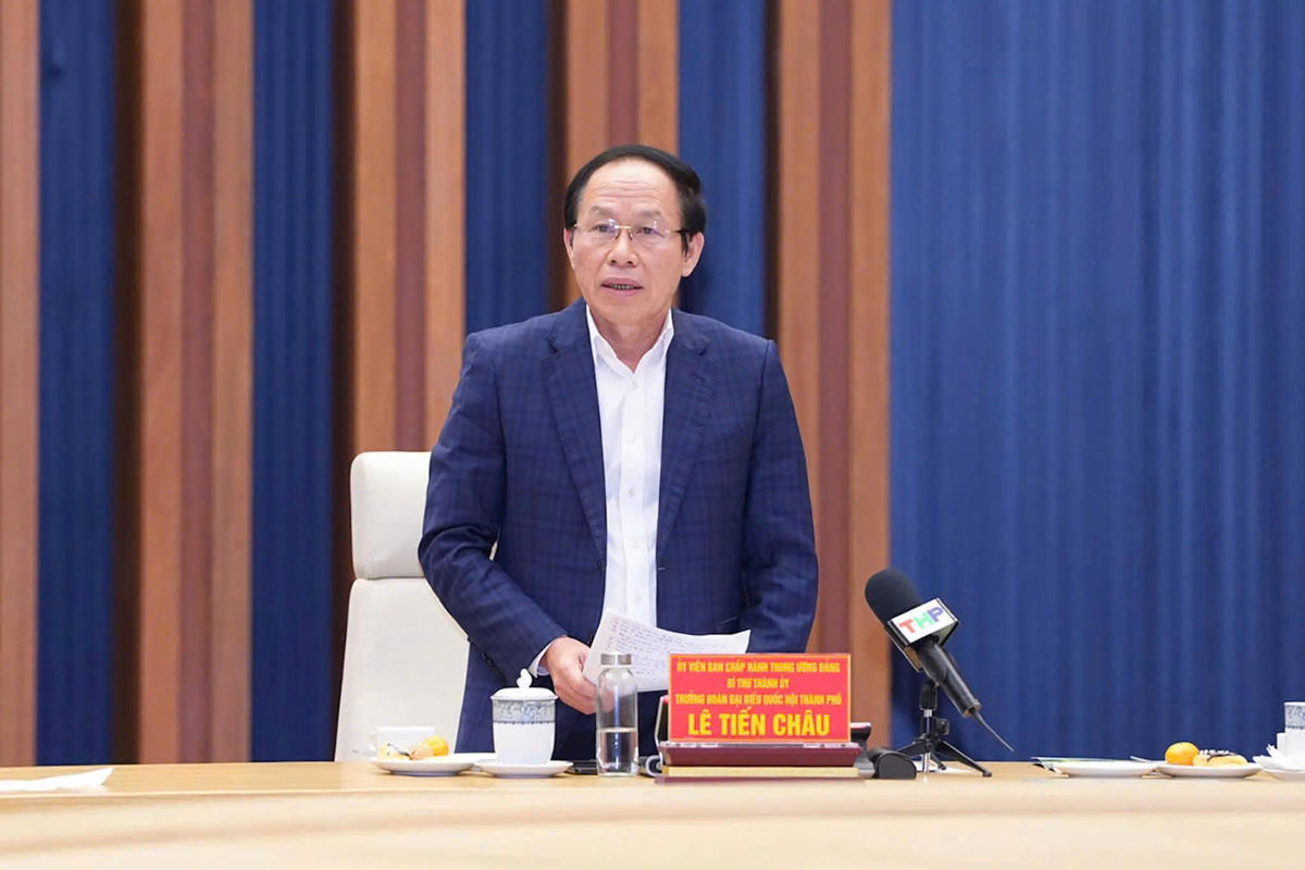 Bí thư Thành ủy Hải Phòng Lê Tiến Châu tiếp thu ý kiến chỉ đạo của Phó Thủ tướng Thường trực Chính phủ Nguyễn Hòa Bình. Ảnh: ĐT. 