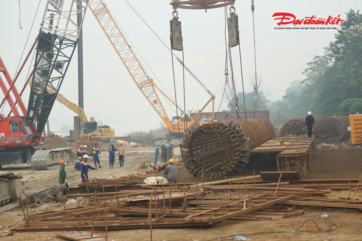 Hiện tại cầu Tứ Liên đang thi công hạng mục khoan nhồi.