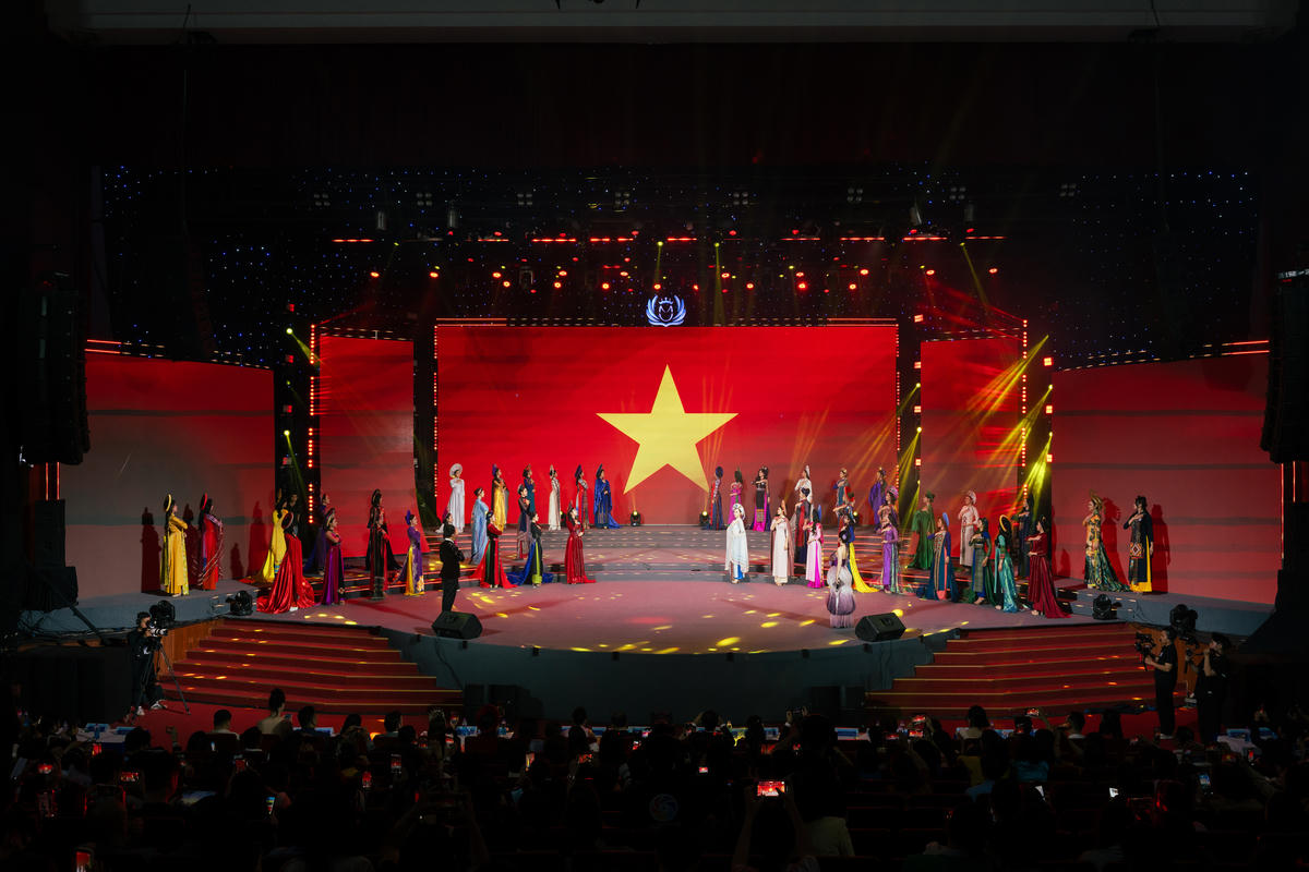 Top 44 thí trong đêm bán kết. Ảnh: BTC.