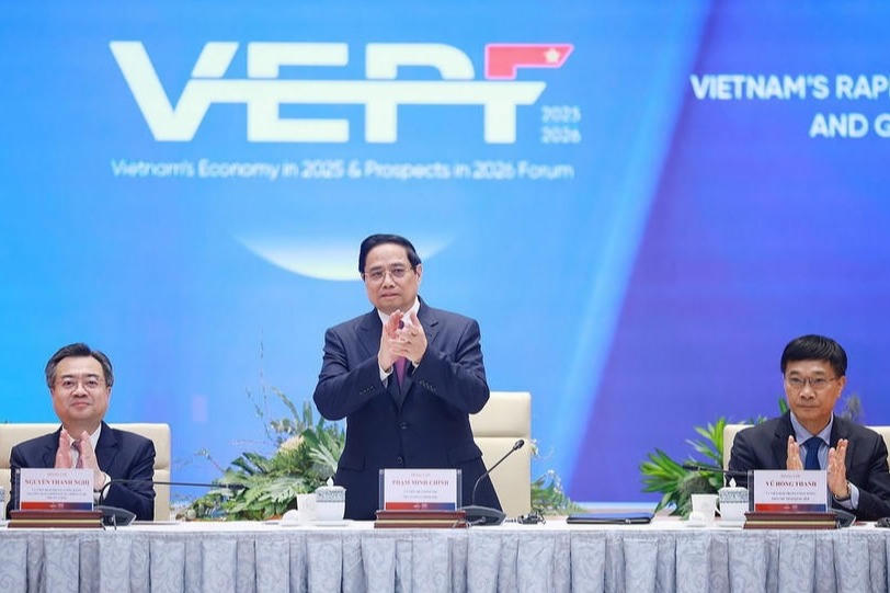 Chiều 16/12/2025, Thủ tướng Phạm Minh Chính đã dự phiên toàn thể Diễn đàn Kinh tế Việt Nam 2025, triển vọng 2026 với chủ đề “Kinh tế Việt Nam phát triển nhanh, bền vững, chuyển đổi xanh trong kỷ nguyên số”.
