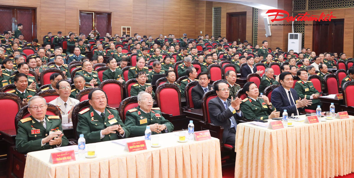 Đại diện lãnh đạo Trung ương Hội Cựu chiến binh Việt Nam, lãnh đạo tỉnh Nghệ An và hơn 250 cựu chiến binh tham dự Đại hội. Ảnh: ĐB.