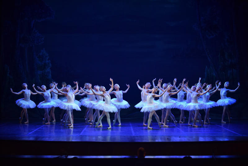 Cần hỗ trợ tài chính và tạo môi trường thuận lợi cho những nghệ sĩ trẻ tham gia vào việc thực hành và sáng tạo giá trị mới cho văn hoá. Ảnh: Việt Linh.