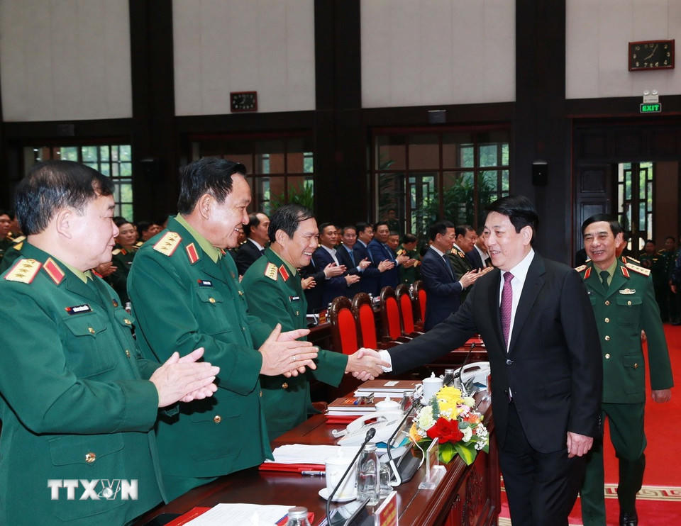 Chủ tịch nước Lương Cường với các đại biểu dự hội nghị. (Ảnh: Trọng Đức/TTXVN)