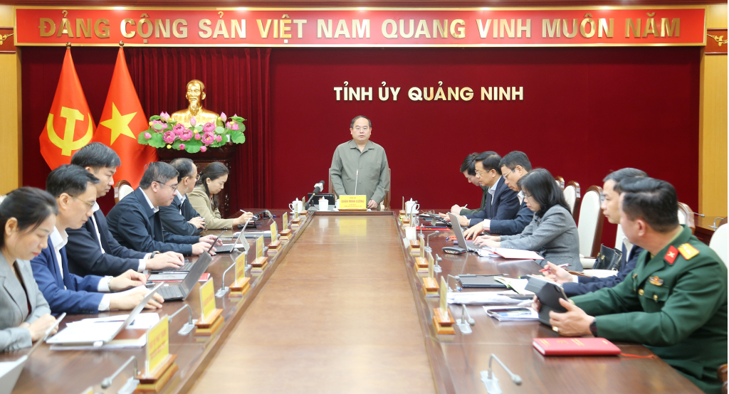 Ông Quản Minh Cường, Bí thư Tỉnh ủy, Trưởng đoàn ĐBQH tỉnh, Trưởng Ban Chỉ đạo, phát biểu chỉ đạo tại hội nghị. Ảnh: QMG. 