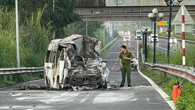 Tai nạn giao thông thảm khốc tại lối vào trạm dừng nghỉ cao tốc TP HCM-Long Thành-Dầu Giây