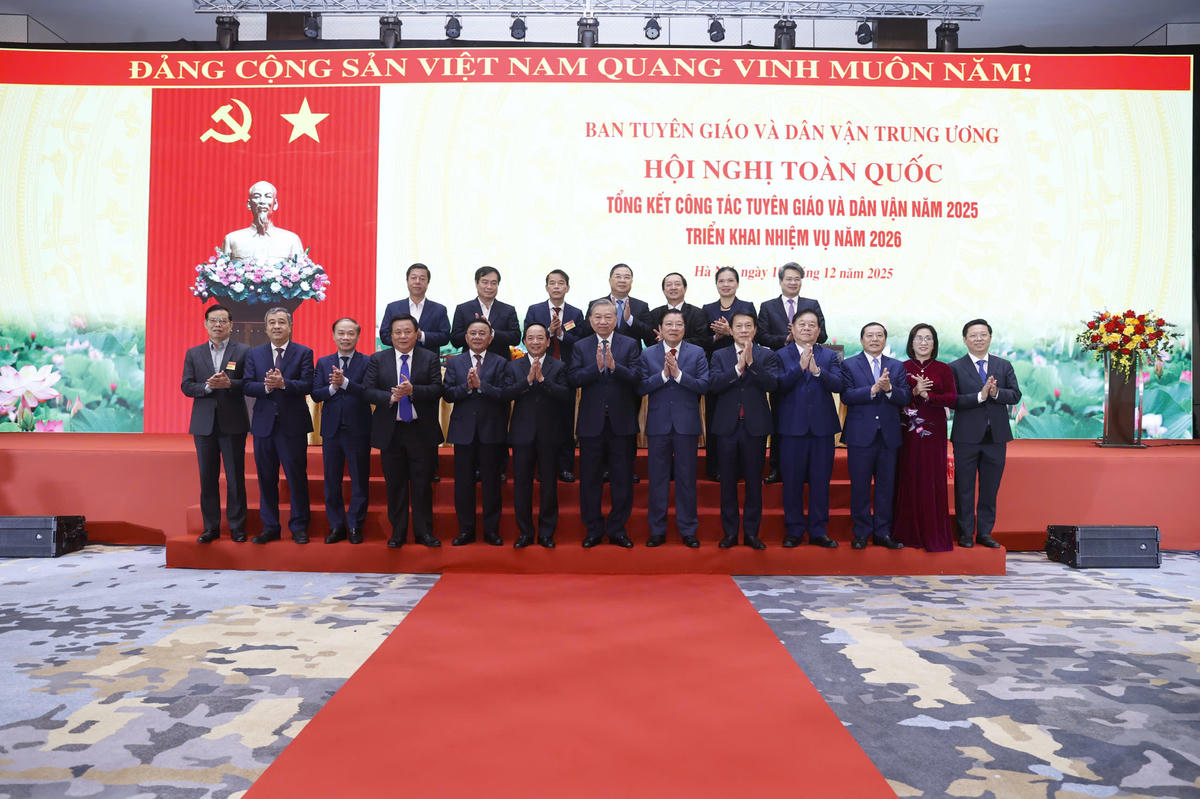 Tổng Bí thư Tô Lâm và các đại biểu. Ảnh: Việt Trung