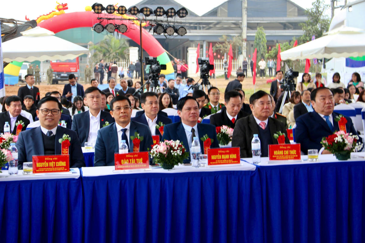 Các đại biểu tham dự Lễ khởi công. Ảnh: H.H