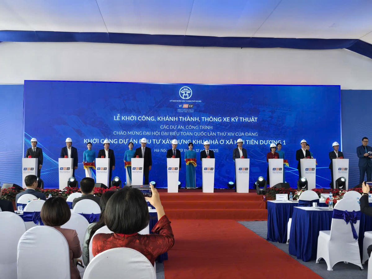 Các đại biểu tham dự&nbsp;Lễ khởi công dự án đầu tư xây dựng Khu nhà ở xã hội 