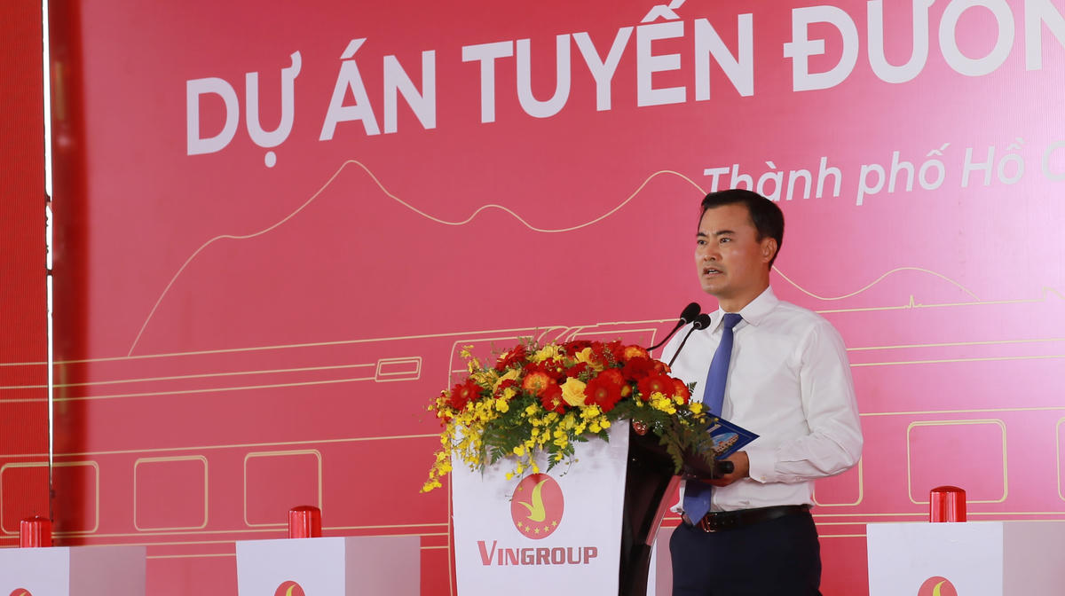 Ông Bùi Xuân Cường, Phó Chủ tịch UBND TP Hồ Chí Minh phát biểu tại buổi lễ. Ảnh: H.H.