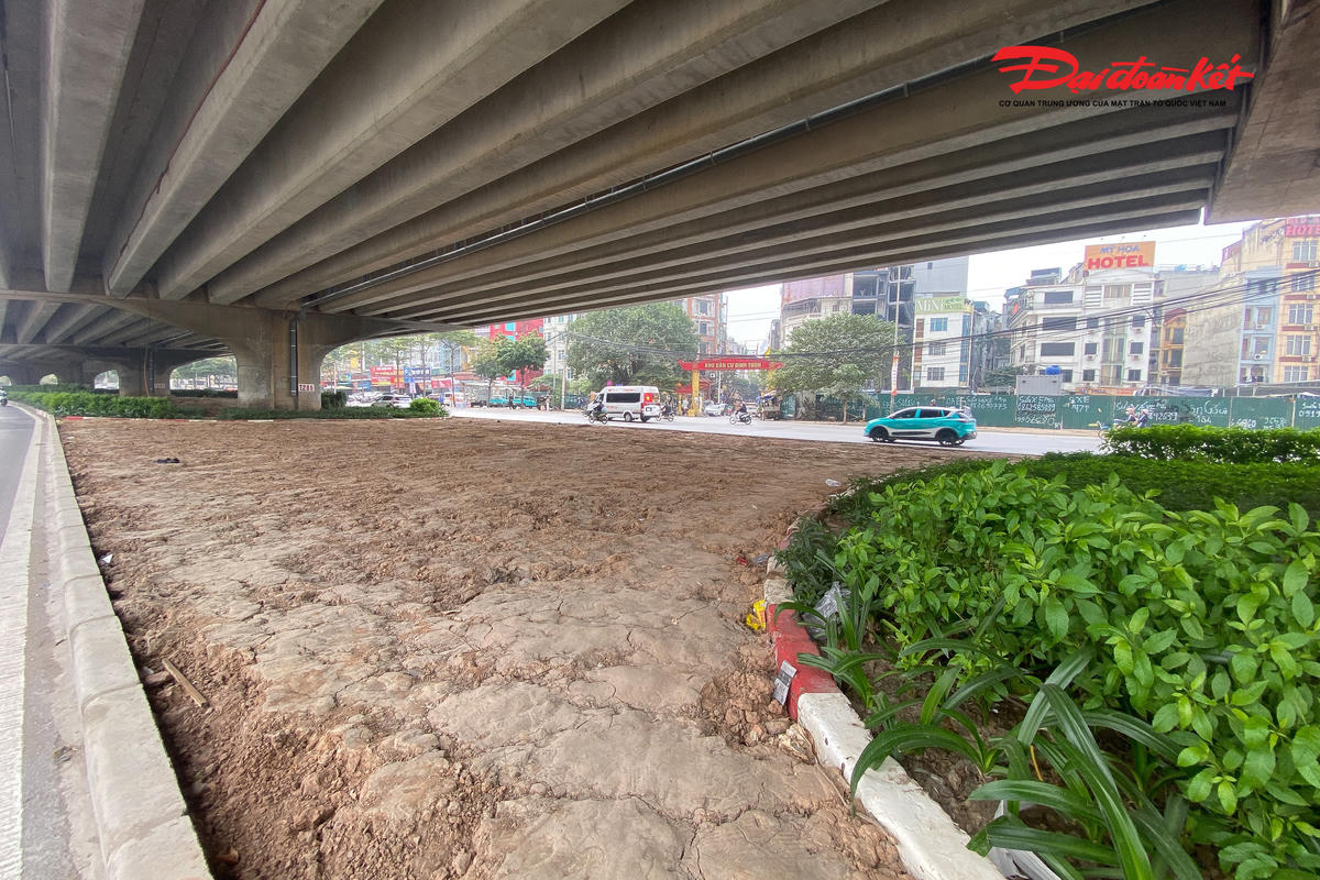 Sau khi đóng điểm quay đầu đối diện làng Đình Thôn&nbsp;tình trạng xe đi ngược chiều đã được giải quyết.