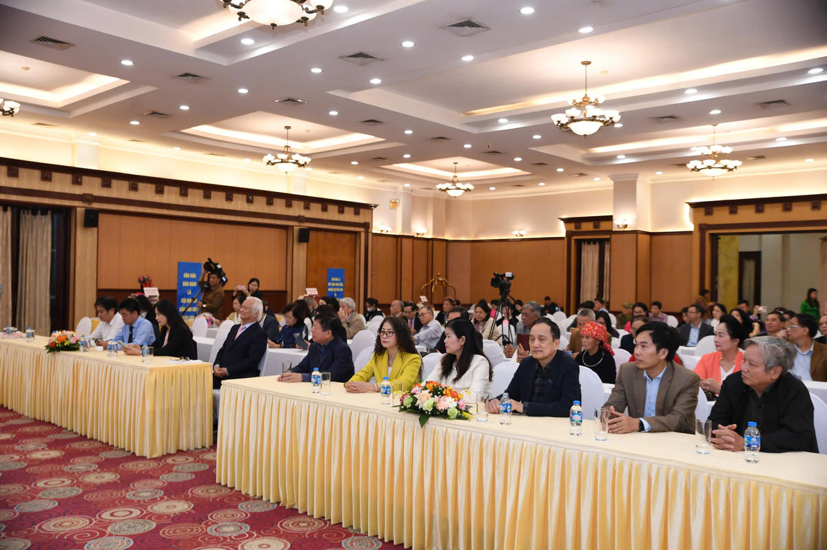 Các đại biểu dự&nbsp;Lễ trao tặng danh hiệu Nghệ nhân Dân gian Việt Nam, trao giải thưởng Văn nghệ dân gian. Ảnh: Phạm Sỹ.