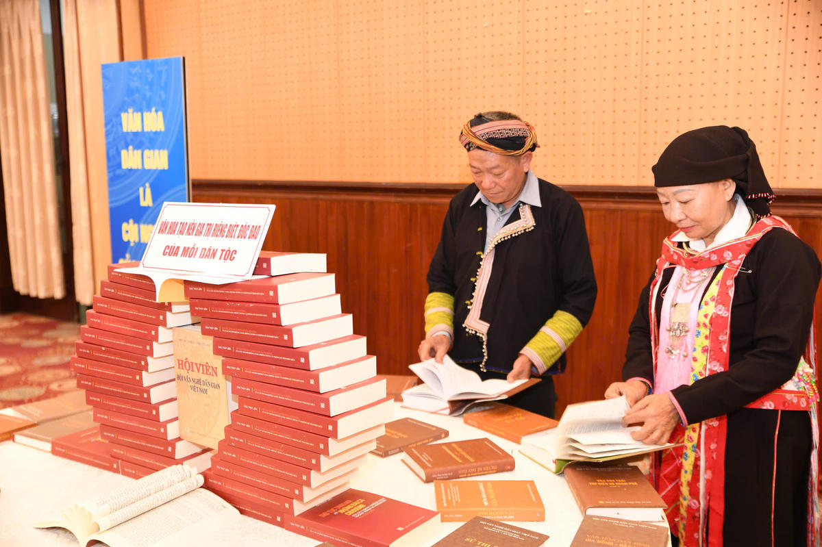 Đây là những kết quả nghiên cứu, sưu tầm có giá trị, phản ánh sinh động đời sống văn hóa của các cộng đồng tộc người trên khắp mọi miền đất nước. Ảnh: Phạm Sỹ.