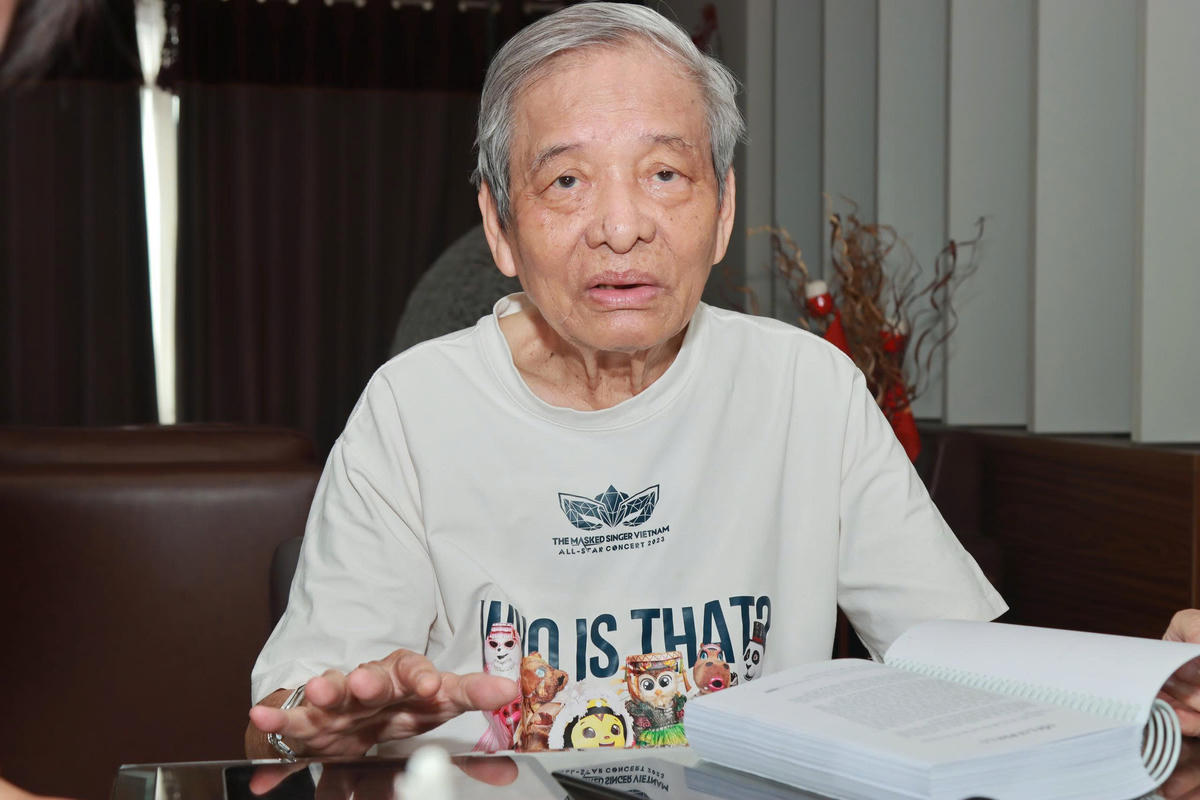 Ông Lê Quang Vịnh chia sẻ về những năm tháng chiến đấu dưới lá cờ Mặt trận.