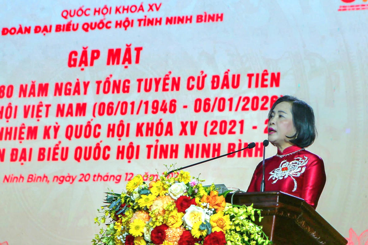 Phó Chủ tịch Quốc hội Nguyễn Thị Thanh phát biểu tại chương trình gặp mặt. Ảnh: Công Luật