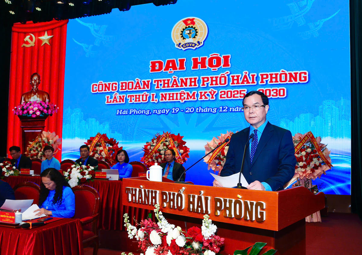 Ông Nguyễn Đình Khang, Ủy viên Trung ương Đảng, Phó Chủ tịch Ủy ban Trung ương MTTQ Việt Nam, Chủ tịch Tổng Liên đoàn Lao động Việt Nam phát biểu chỉ đạo tại Đại hội. Ảnh: PT.&nbsp;