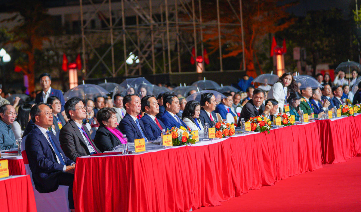 Các đại biểu tham dự buổi lễ. Ảnh: Cẩm Kỳ&nbsp;