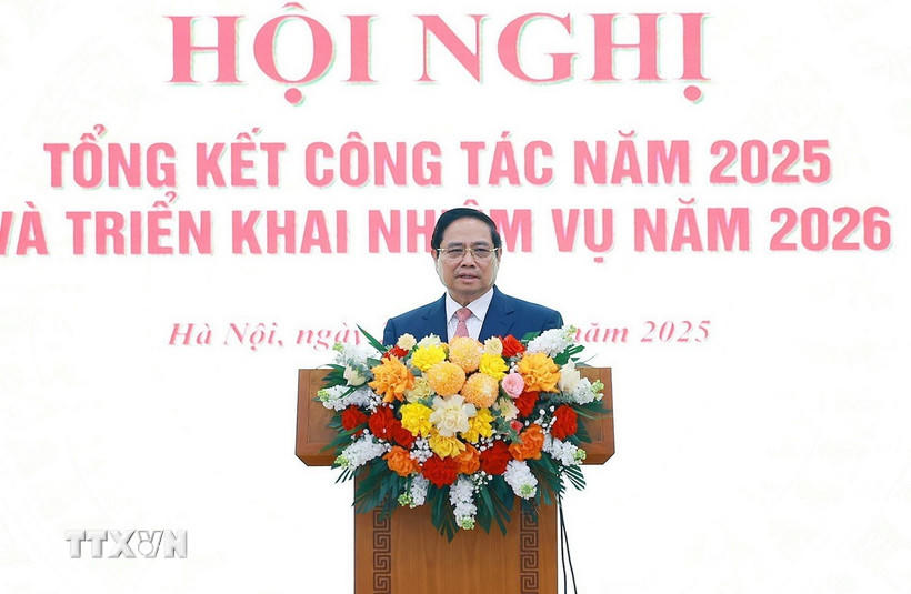 Thủ tướng Phạm Minh Chính phát biểu chỉ đạo tại Hội nghị Tổng kết công tác năm 2025 và triển khai nhiệm vụ năm 2026 của Bộ Xây dựng. (Ảnh: Dương Giang/TTXVN).