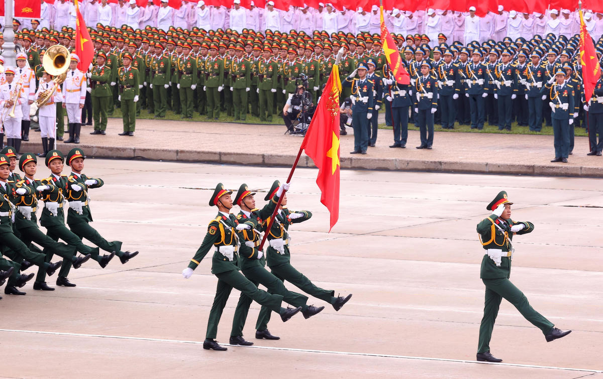 Quân đội Nhân dân vững bước dưới cờ Đảng quang vinh