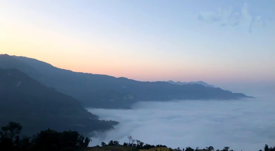 Ở độ cao hơn 1.000m so với mực nước biển, Hồng Thái bắt đầu quảng bá du lịch trải nghiệm săn mây qua mạng xã hội. Ảnh: Thái Nhung