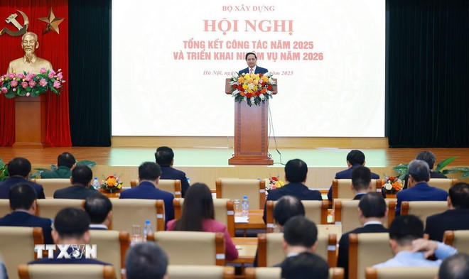 Thủ tướng Phạm Minh Chính phát biểu chỉ đạo tại Hội nghị Tổng kết công tác năm 2025 và triển khai nhiệm vụ năm 2026 của Bộ Xây dựng. (Ảnh: Dương Giang/TTXVN).