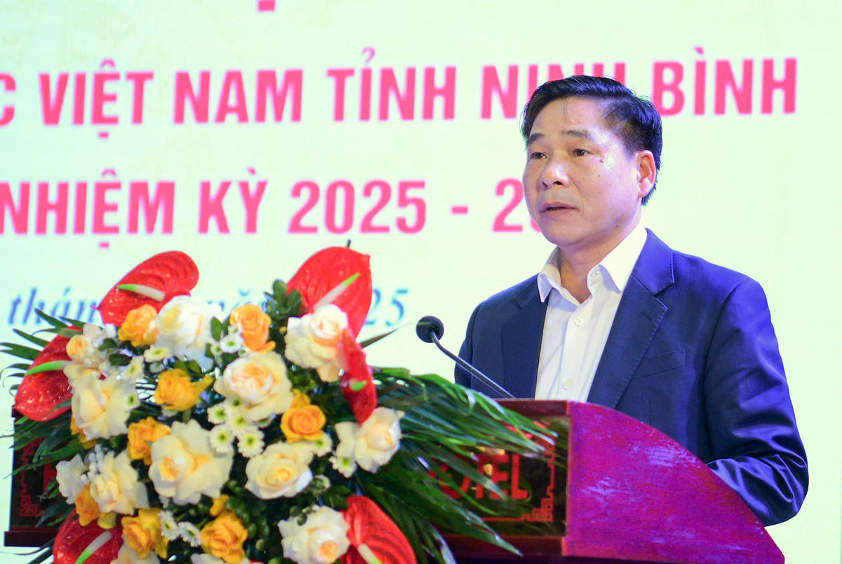 Ông Nguyễn Anh Chức - Phó Chủ tịch UBND tỉnh Ninh Bình phát biểu tại hội nghị. Ảnh: Đình Minh