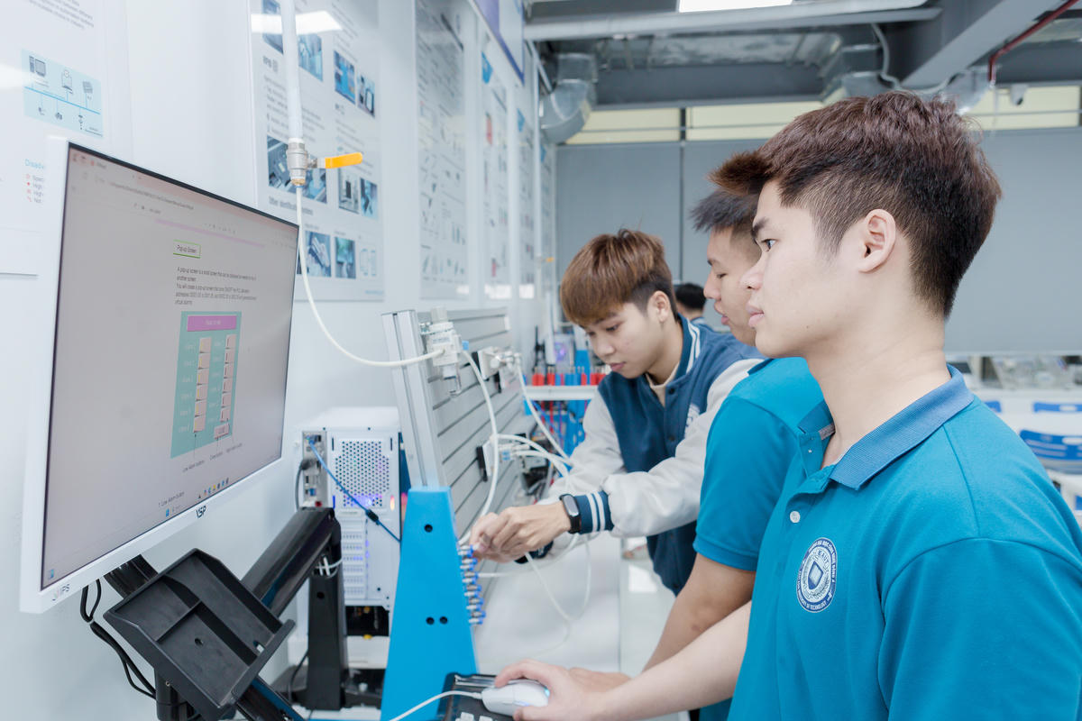 Top 5 lợi thế cạnh tranh cho sinh viên ngành kỹ thuật Trường Đại học Công nghệ Đông Á
