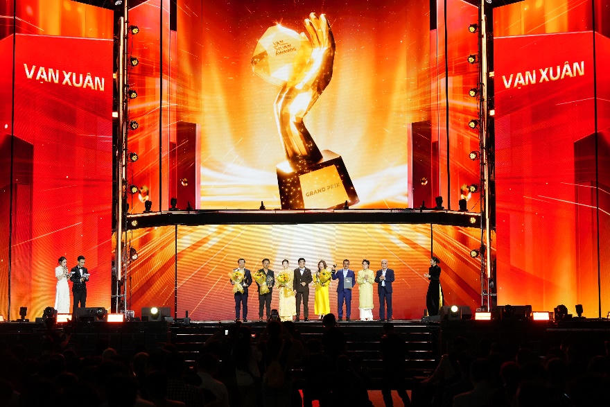 VinFast giành “bộ tứ” giải thưởng danh giá tại Vạn Xuân Awards 2025