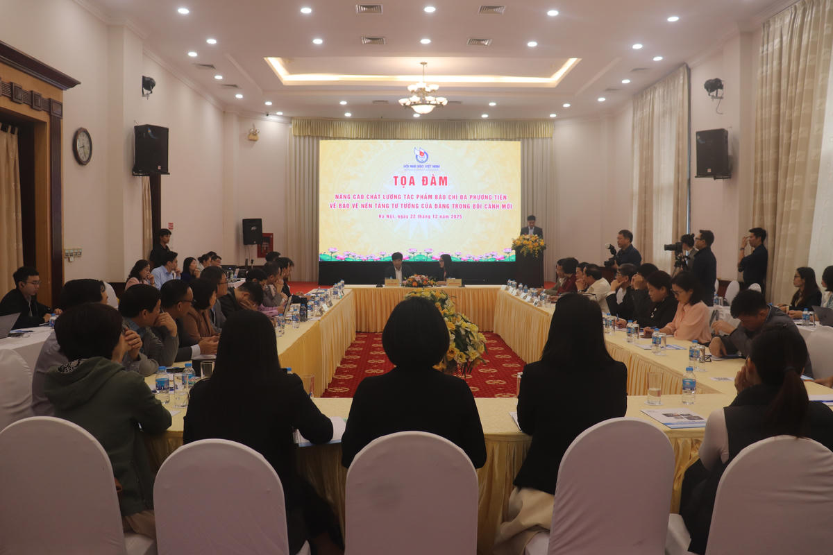 Quang cảnh tọa đàm. 