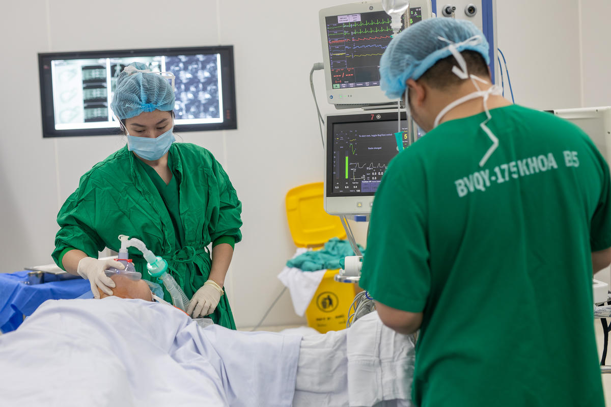 Bệnh nhân nhập viện tình trạng suy gan cấp trên nền gan mạn do virus viêm gan B, kèm rối loạn đông máu nặng, nhiễm độc não,... Ảnh: BV