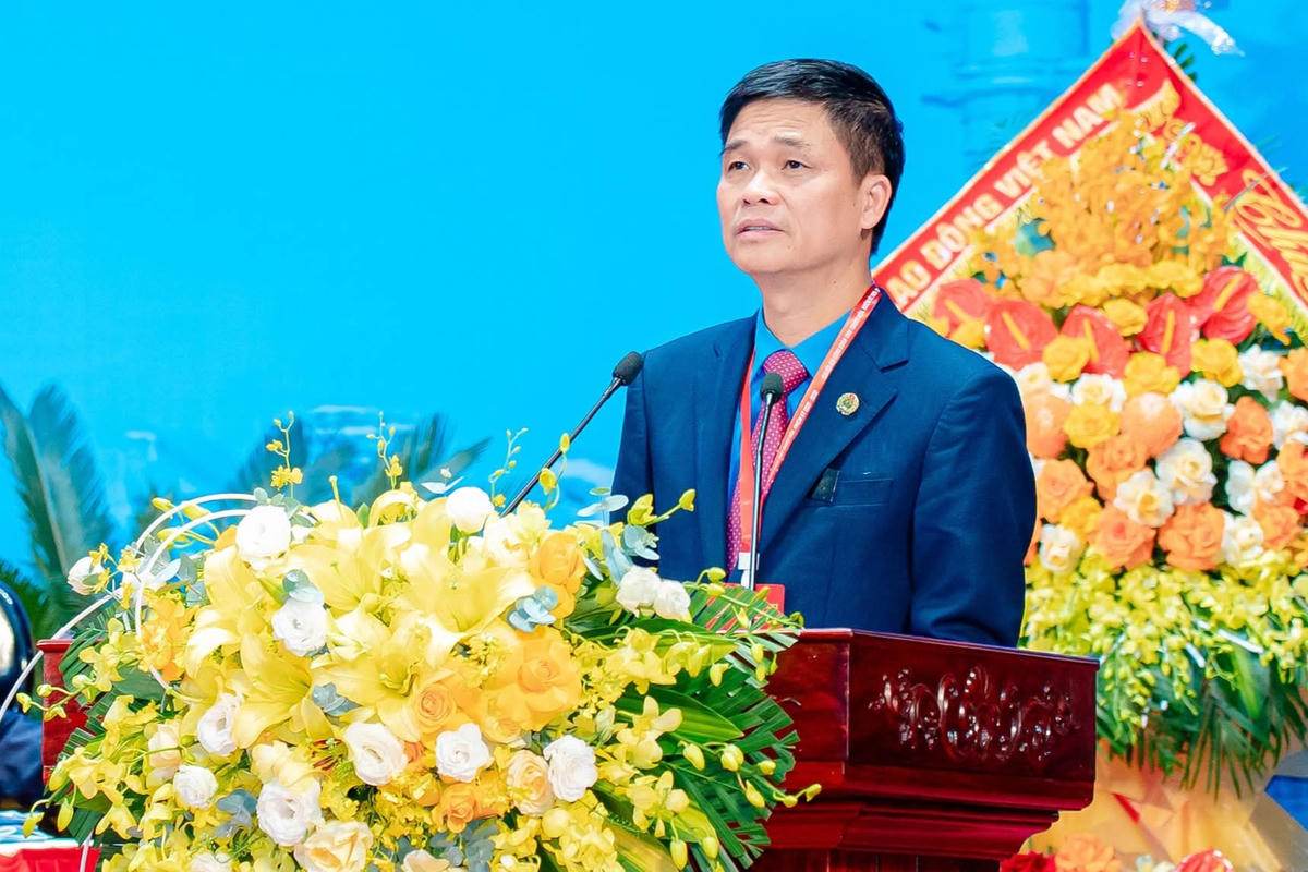 Ông Ngọ Duy Hiểu - Phó Chủ tịch Tổng LĐLĐ Việt Nam phát biểu chỉ đạo tại đại hội. Ảnh: TLA