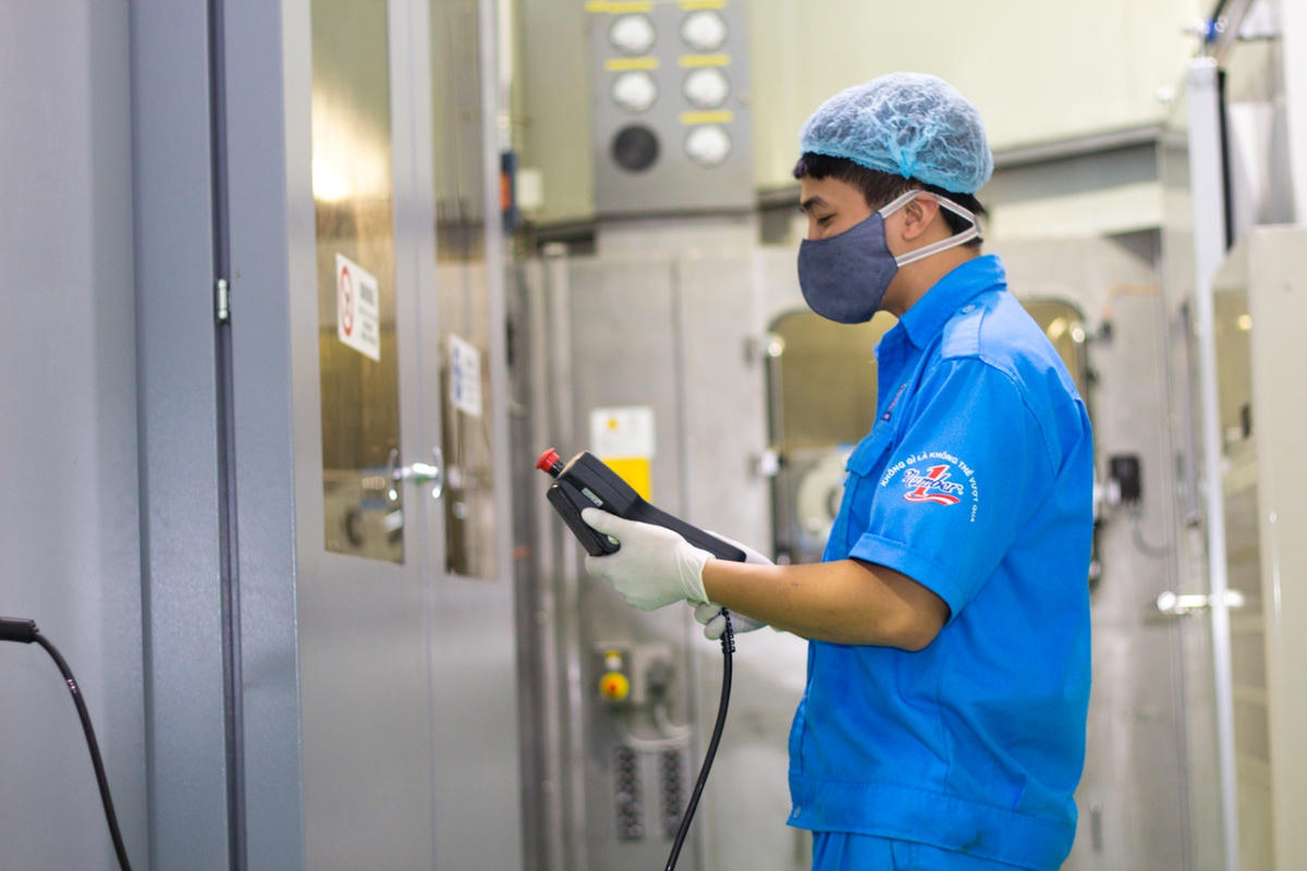 
Công nghệ chiết lạnh vô trùng Aseptic được thiết kế, vận hành hoàn toàn khép kín, tự động, vô trùng tuyệt đối và tiết kiệm tài nguyên vì một Việt Nam xanh hơn.