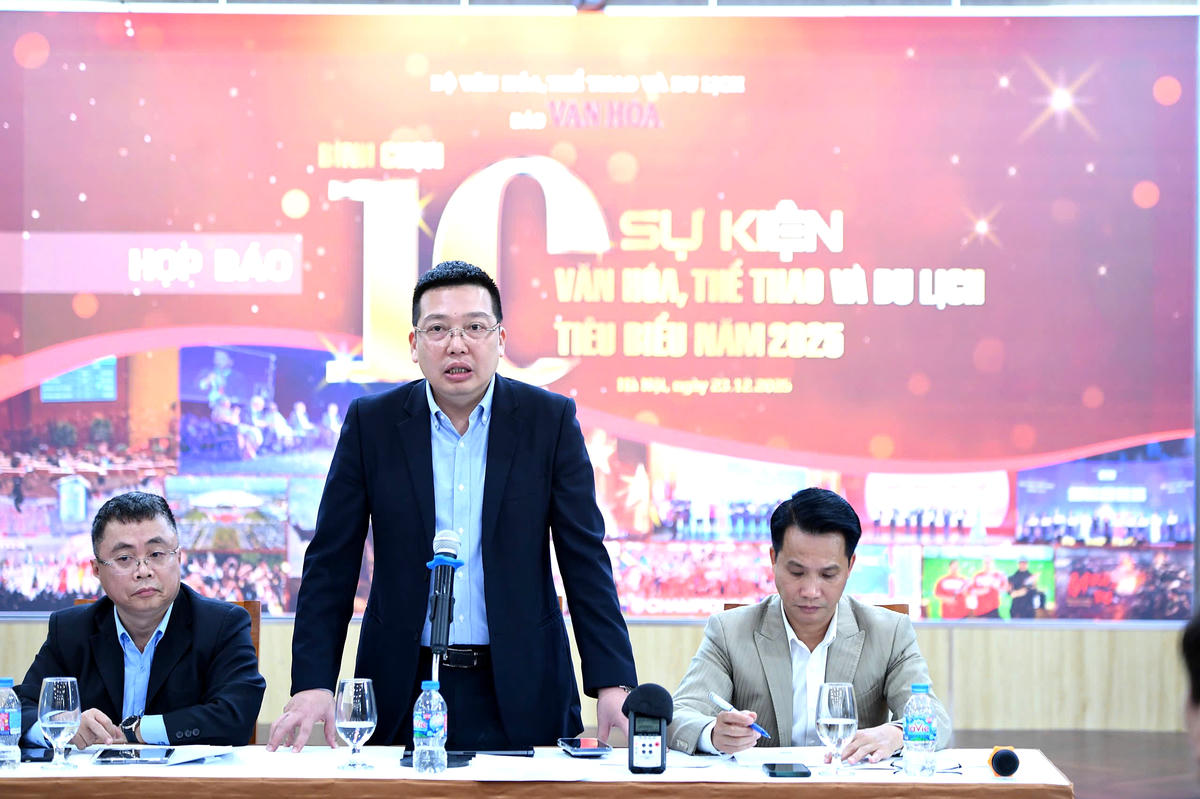 Ông Nguyễn Anh Vũ, Tổng Biên tập Báo Văn hóa, Trưởng ban Tổ chức, phát biểu tại họp báo. Ảnh Phạm Sỹ.