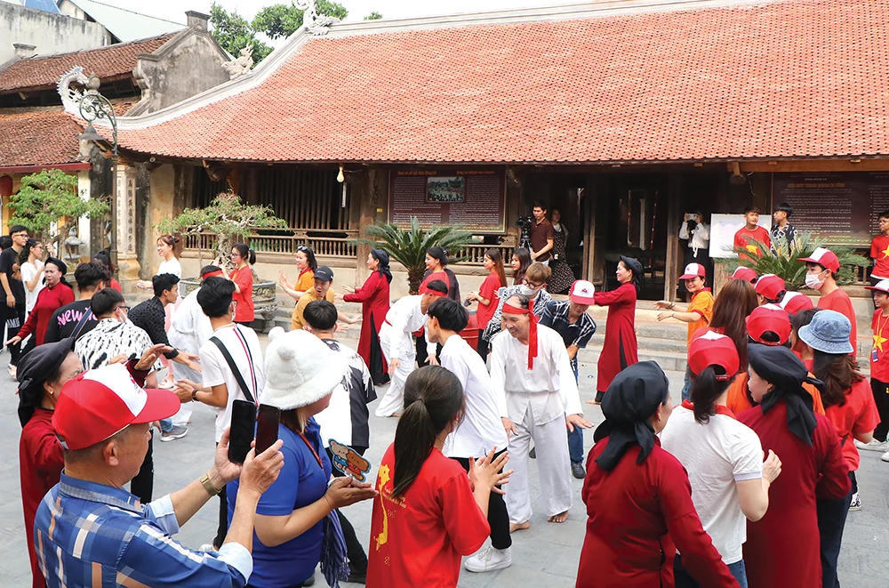 Đất Tổ nâng tầm giáo dục di sản