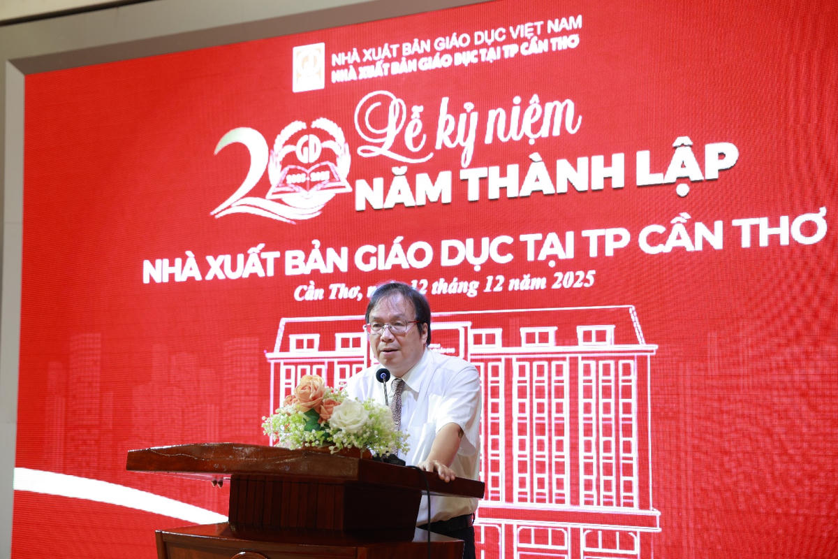 Ông Nguyễn Tiến Thanh – Chủ tịch HĐTV, Tổng Giám đốc NXBGDVN phát biểu tại buổi lễ