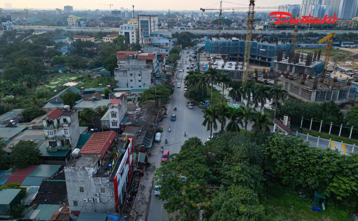 Theo Ban Duy tu các công trình hạ tầng giao thông, việc đầu tư xây dựng tuyến đường Nguyễn Hoàng Tôn mới, đồng bộ hạ tầng kỹ thuật, kết nối với các tuyến trục chính như Vành đai 2,5, Vành đai 3 và tuyến đường sắt đô thị số 2, được xác định là hết sức cần thiết và cấp bách, góp phần hoàn thiện mạng lưới giao thông khu vực Nam Thăng Long, thúc đẩy phát triển kinh tế – xã hội và chỉnh trang đô thị phía Bắc Thủ đô.