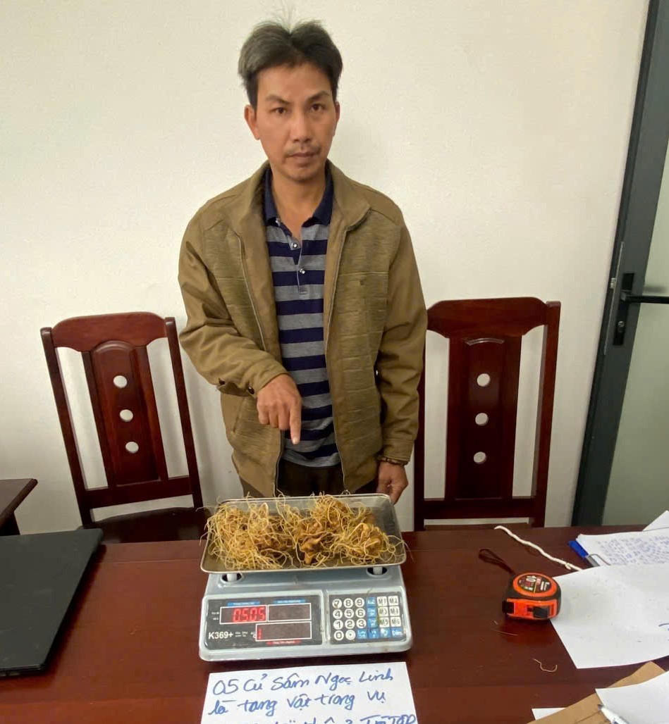 Đối tượng&nbsp;Phạm Văn Thuận tại cơ quan điều tra. Ảnh: CV.