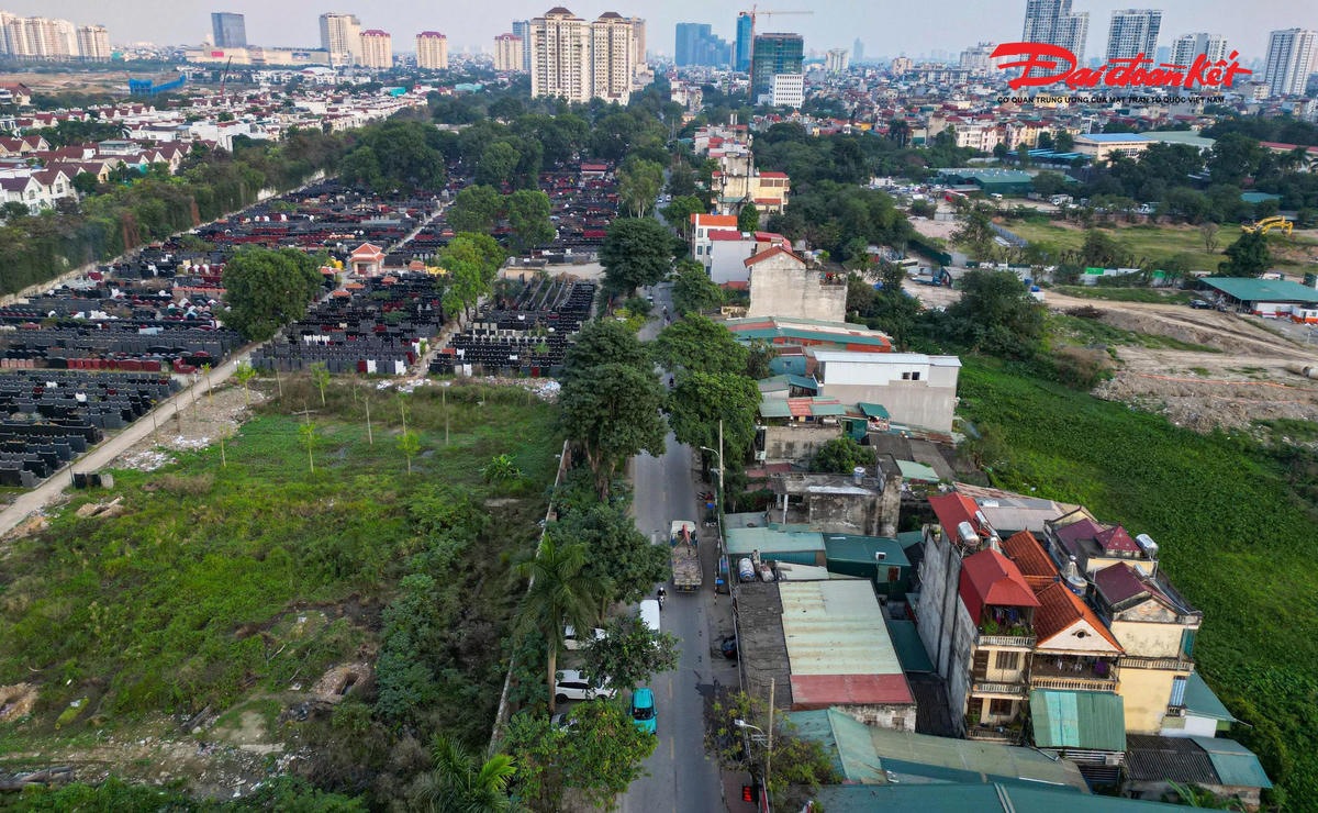 Để giải quyết tình trạng ùn tắc tại cửa ngõ phía Bắc, Ban Duy tu các công trình hạ tầng giao thông (Sở Xây dựng Hà Nội) có Tờ trình gửi Sở Xây dựng Hà Nội về việc thẩm định, phê duyệt Báo cáo nghiên cứu tiền khả thi Dự án đầu tư xây dựng tuyến đường Nguyễn Hoàng Tôn.