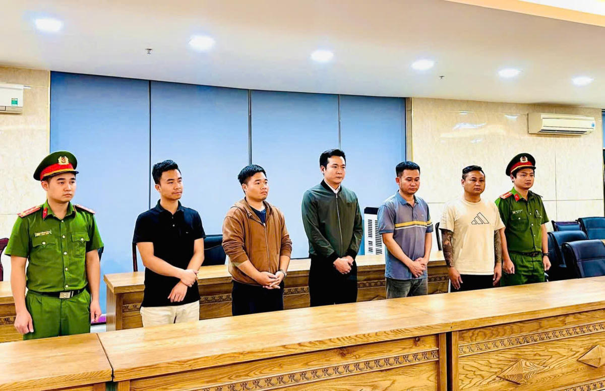 Các đối tượng tại cơ quan điều tra. Ảnh: CV.