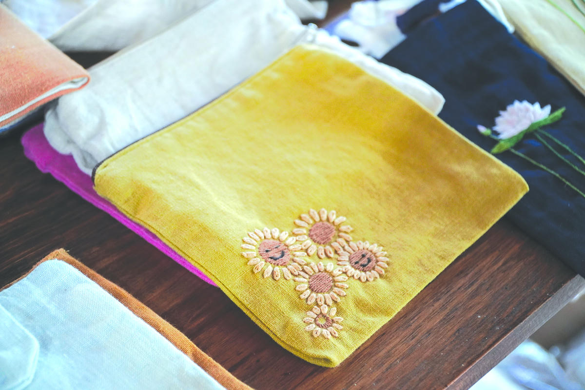 Nghệ nhân làng Văn Lâm - giữ mũi chỉ xưa,  thêu khát vọng mới