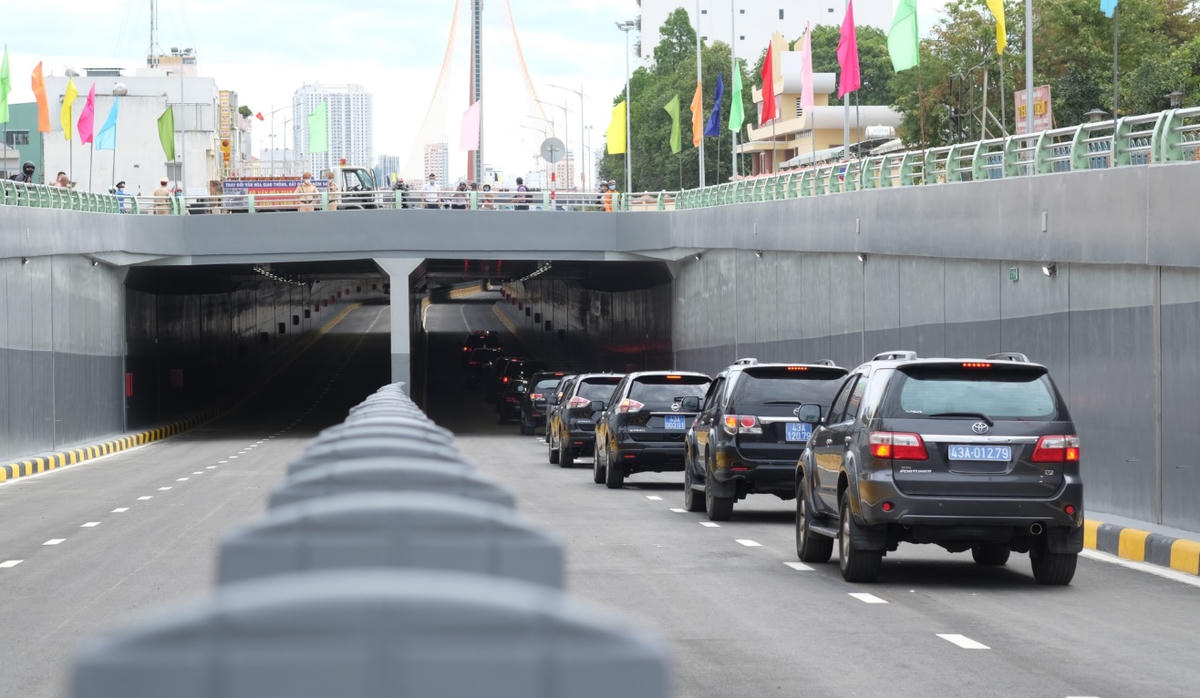 Nút giao thông cầu Trần Thị Lý hoàn chỉnh kết nối sân bay quốc tế ra biển Đà Nẵng. Ảnh: Quang Hải.