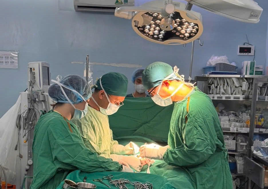 Mỗi năm bệnh viện tiếp nhận khoảng 30 trường hợp xoắn tinh hoàn, trong đó tỷ lệ phải cắt bỏ tinh hoàn chiếm khoảng 2/3. Ảnh: T.N