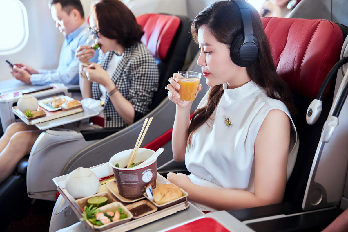 Bay Vietjet cùng hạng ghế Business, SkyBoss