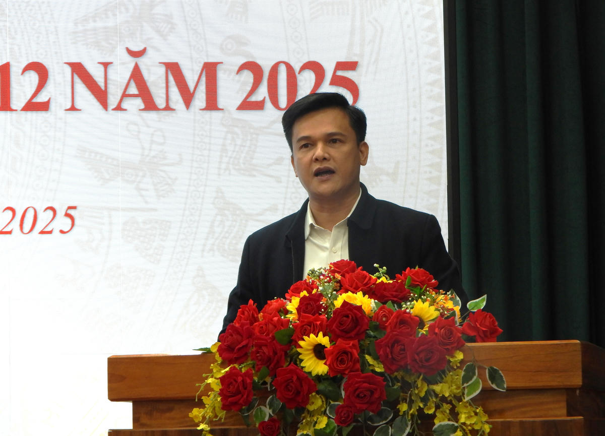 Phó Giám đốc Sở Văn hóa, Thể thao và Du lịch tỉnh Tuyên Quang Nguyễn Văn Hòa phát biểu tại hội nghị. Ảnh: Đ.S.. 