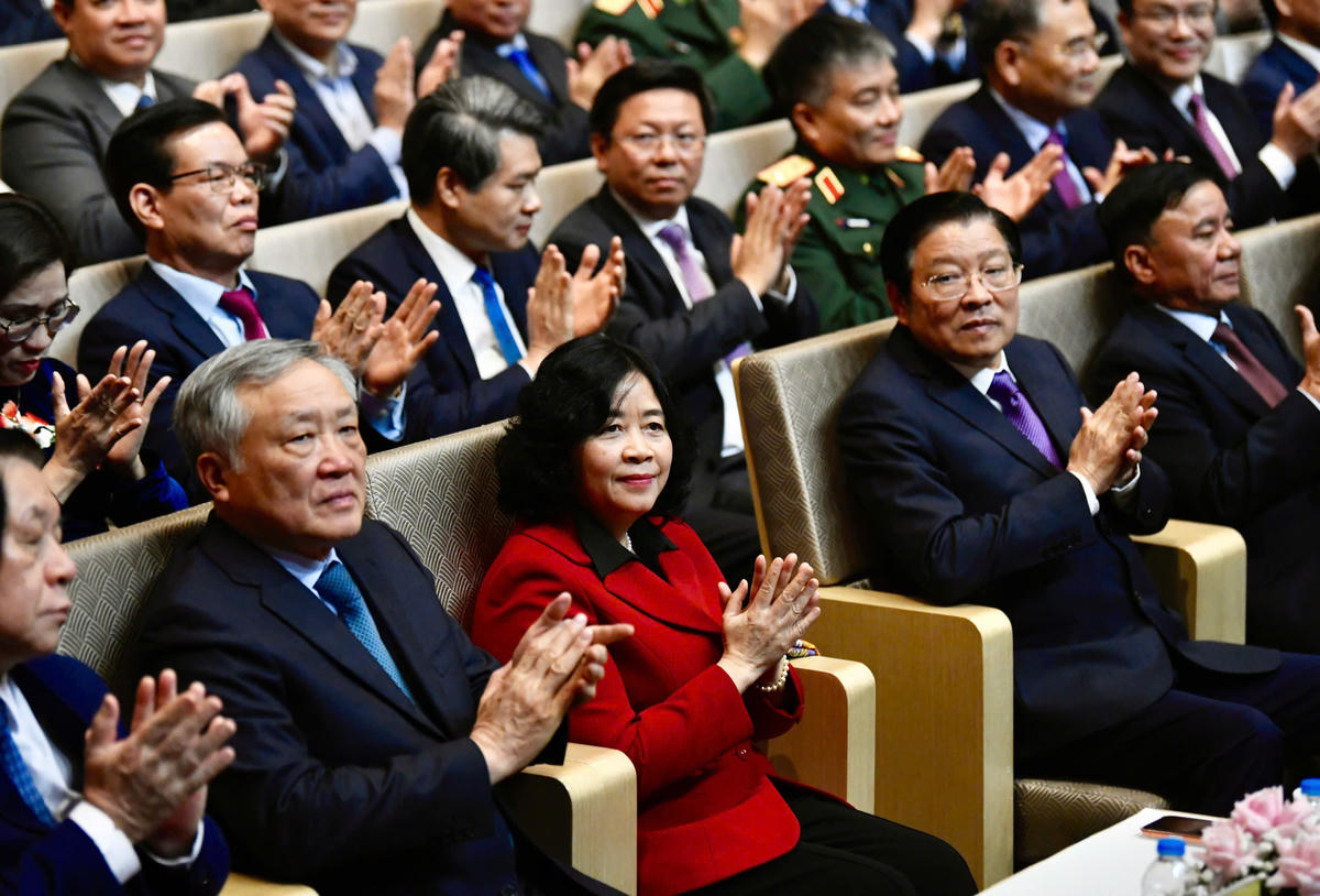 Chủ tịch UBTW MTTQ Việt Nam Bùi Thị Minh Hoài và các đại biểu dự Chương trình. Ảnh: Như Ý