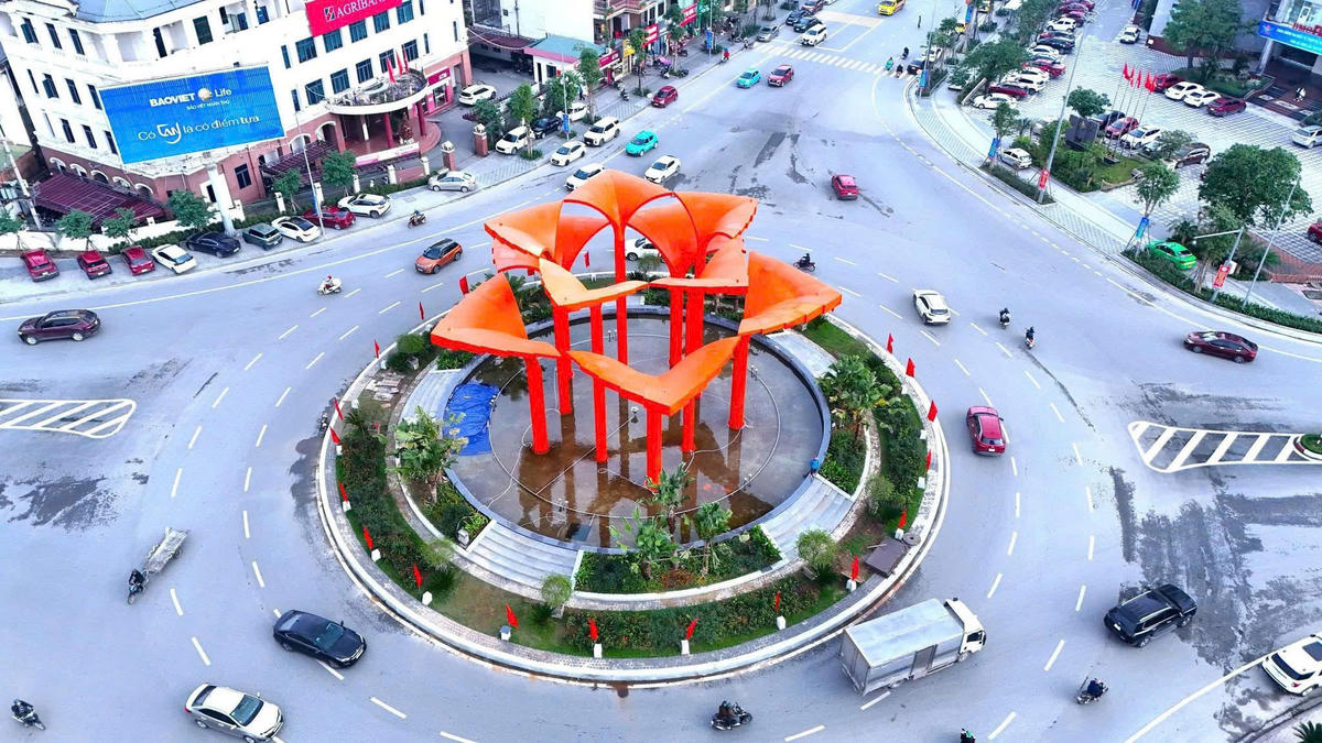 "Cụm biểu tượng văn hóa" ở phường Thành Sen, tỉnh Hà Tĩnh nhìn từ trên cao. Ảnh: Minh Thi.