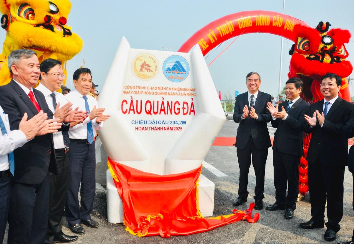Lãnh đạo TP Đà Nẵng và tỉnh Quảng Nam trước đây khánh thành cầu Quảng Đà tháng 3/2025. Ảnh: Nguyễn Trí.
