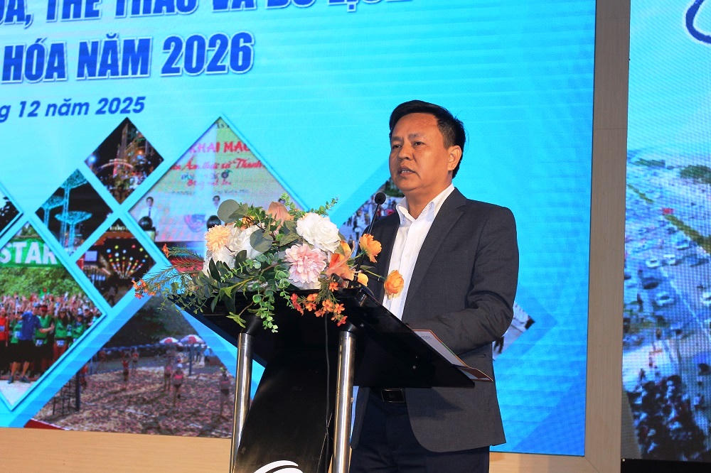 Đại diện doanh nghiệp giới thiệu các sự kiện hoạt động điểm nhấn và sản phẩm, dịch vụ du lịch mới trong năm 2026. Ảnh: Nguyễn Chung.