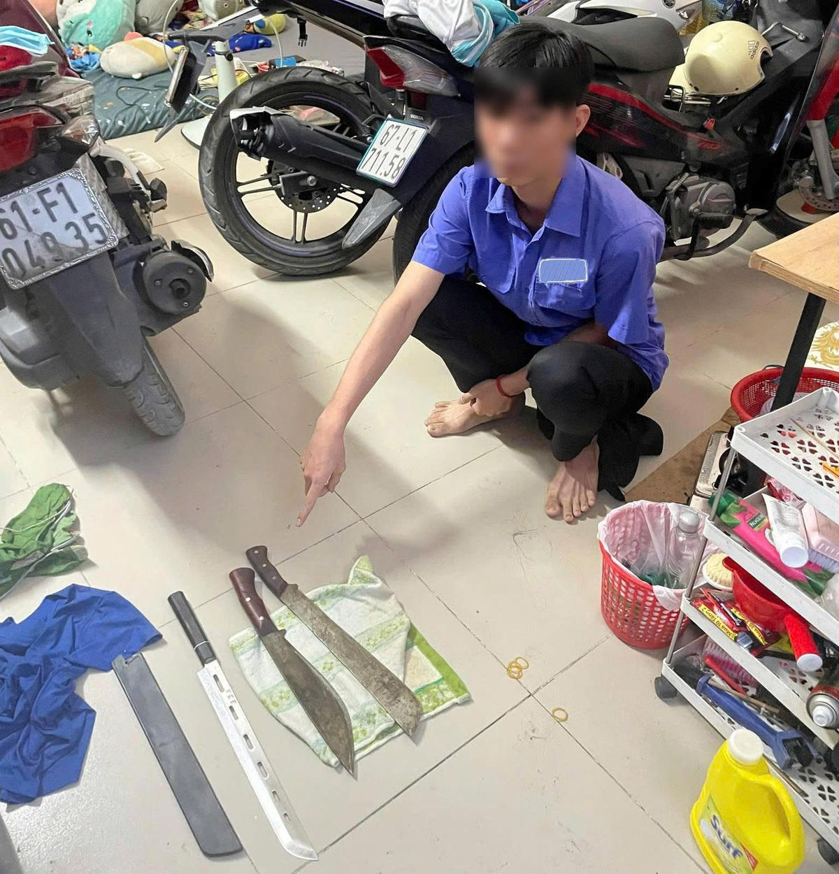 Các hung khí được sử dụng trong vụ hỗn chiến. Ảnh: CACC.