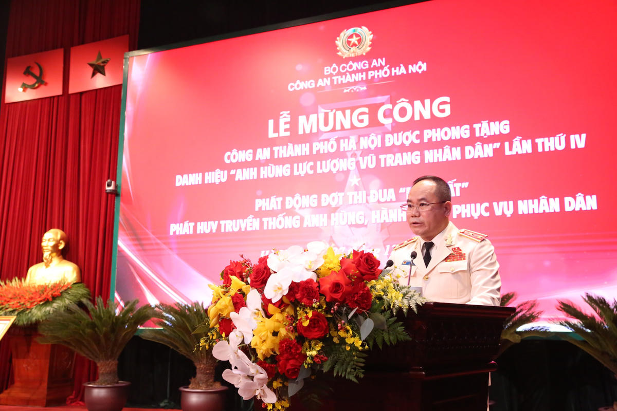 Trung tướng Nguyễn Thanh Tùng, Giám đốc Công an TP Hà Nội phát biểu tiếp thu ý kiến chỉ đạo và phát động đợt thi đua Ba Nhất.