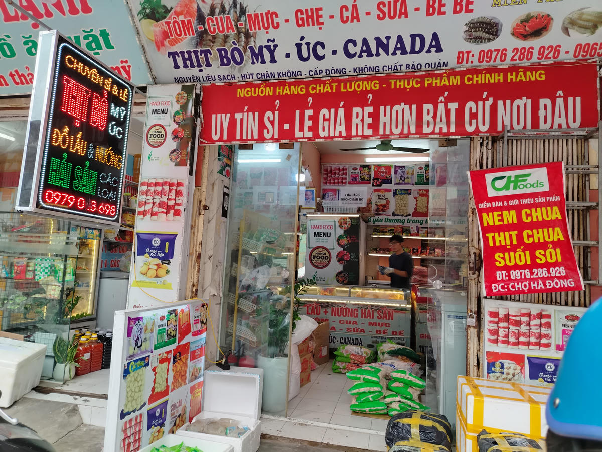 Nhiều hộ kinh doanh băn khoăn về hình thức thuế tự khai. Ảnh: H.H.